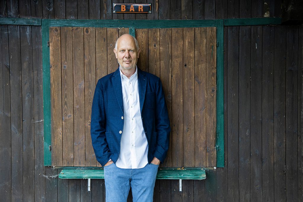 In seiner Keynote zum Praxisforum Kunststofftechnik skizziert Zukunftsforscher Matthias Horx unter dem Titel "Technolution" die gemeinsame Entwicklung von Technik und Mensch. Horx ist Gründer des "Zukunftsinstituts" und gilt als einer der einflussreichsten Trend- und Zukunftsforscher im deutschsprachigen Raum. - Bild: Klaus Vyhnalek