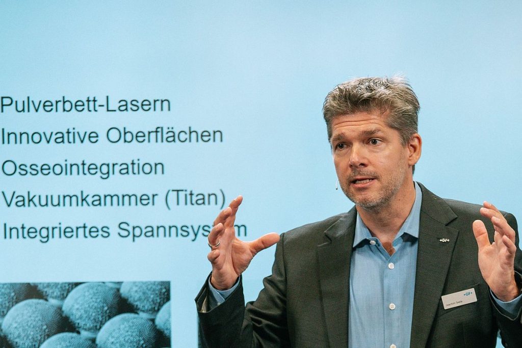 Joachim Seele, Leiter Technical Sales & BDS: „Die hohen Ansprüche, die Bearbeitungen heute stellen, gemeinsam mit dem Anwender trotzdem wirtschaftlich umzusetzen – das ist unser ambitioniertes Ziel. Um wirtschaftlich zu sein, wollen wir möglichst viel in einer Aufspannung und auf einer Maschine umsetzen – der Anwender soll mit möglichst wenig Arbeitsgängen zum perfekten Werkstück kommen.“ - Bild: GF Machining Solutions