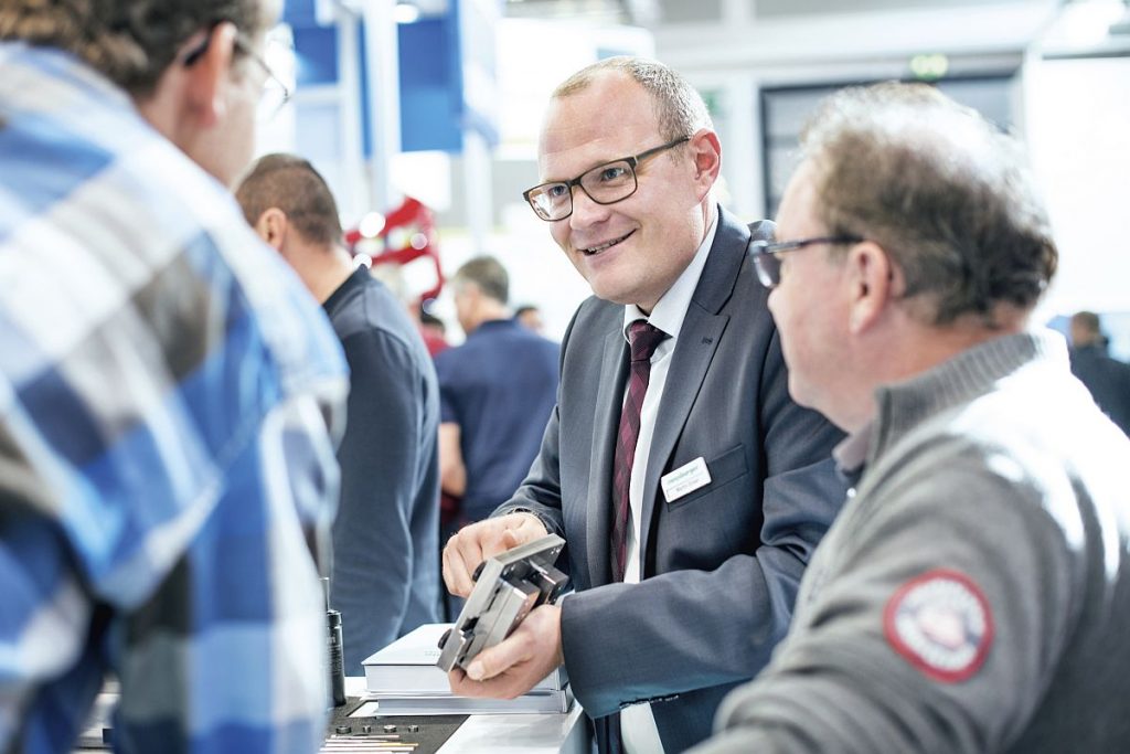 Auf der Blechexpo zeigt Meusburger dieses Jahre seine aktuellen Erweiterungen und Neuheiten im Bereich Stanznormalien sowie technische Anwendungen im Bereich Stanzwerkzeugbau. Die Spezialisten vor Ort freuen sich auf interessante Fachgespräche und einen regen Austausch mit allen Interessierten. - Bild: Meusburger