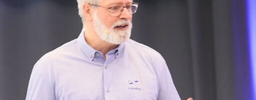 Carsten Schütz, Vertriebsleiter bei joke Technologies, zeigte Chancen und Risiken der Nacharbeit in Additive Manufacturing auf. - Bild: Pergler Media