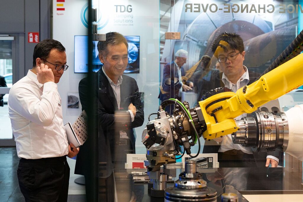 Mit ihren drei Fokusthemen Automatisierung, Digitalisierung und Nachhaltigkeit ermöglicht die EMO 2025 einen dezidierten Blick auf die Produktion von morgen. - Bild: EMO